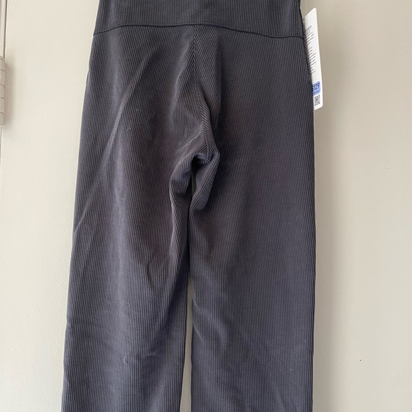 Lulu lemon bell bottom Grey pant - Picture 6 of 7